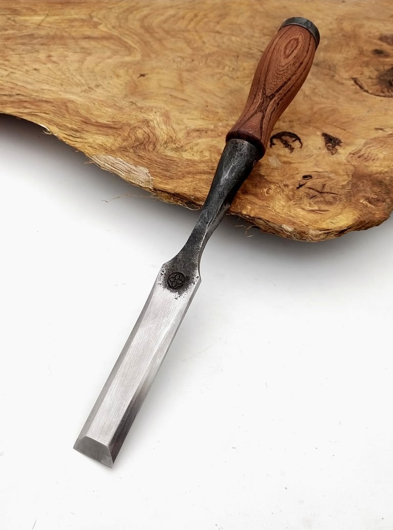 Ciseaux à bois à douille forgé