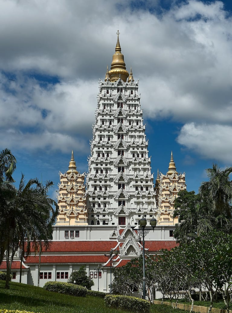 Bodhagaya Stupa replica at Wat Yan Sang Wararam, Pattaya.