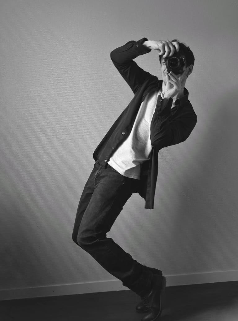 Portrait de Nicolas, photographe à Brunoy, spécialiste dans l'art de la pose 