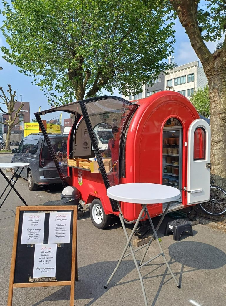 Lot's soep truck met menu op evenement