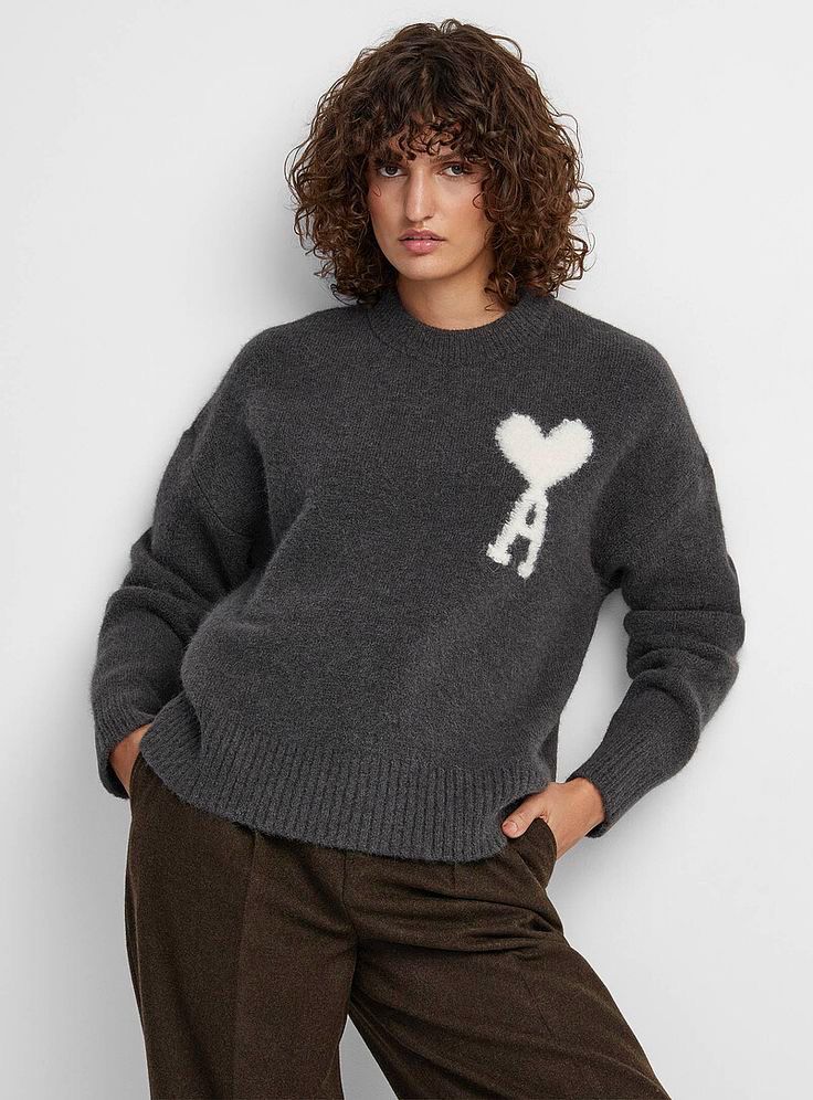 Women fashionable clothe, such as Ralph Lauren, Ami Paris, Zegna, Loro Piano, Polo Bear 