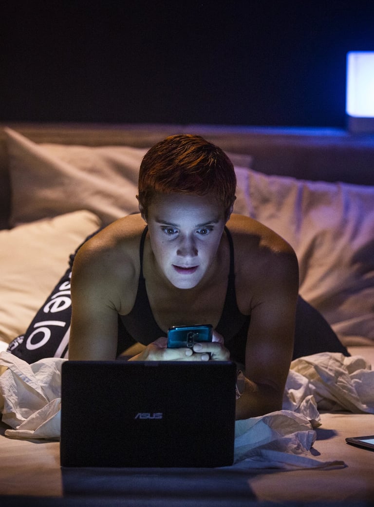 Spectacle futuriste - ALGORITHME - Cie les 7 Fromentins - Crédit photo Pedro LOMBARDI - ARTEPHILE Avignon OFF 2026