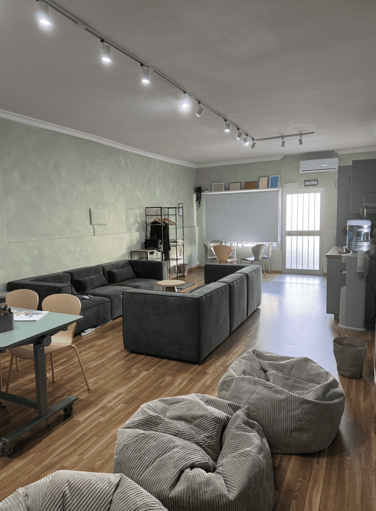 Iltapäiväkerho. Lapsille tekemistä fuengirolassa. Kerho fuengirolassa.