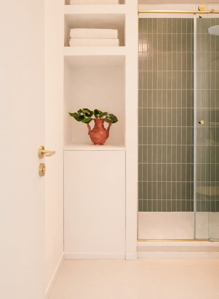 Bathroom in Pau with custom storage and walk-in shower