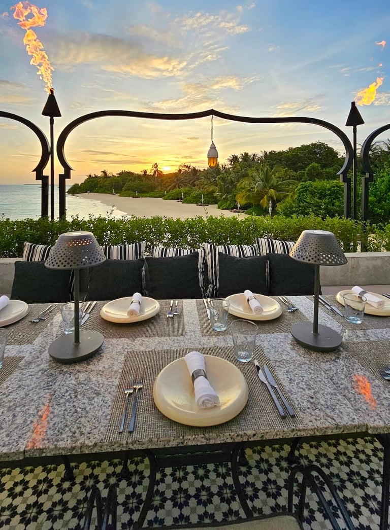 Four Seasons Landaa Giraavaru Maldives al barakat restaurant
