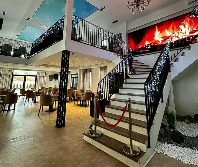 Unutrašnjost - Restoran "Damiano's"