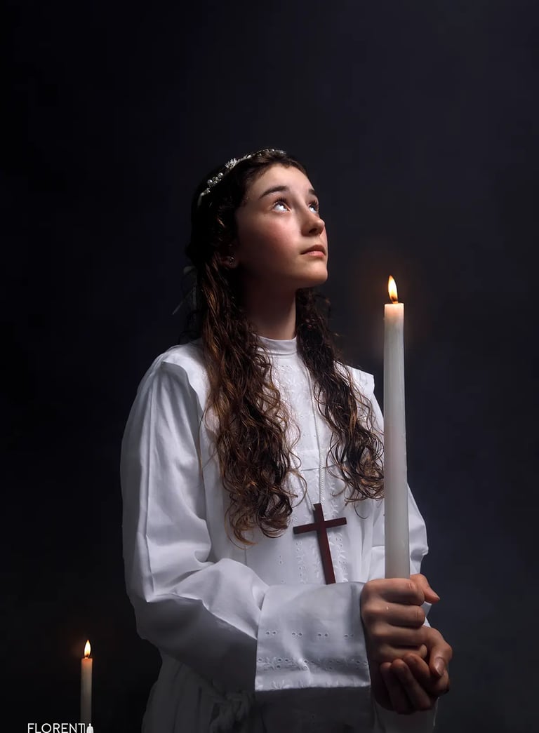 portrait-communion-studio-communiante-avec-bougie-sur-fond-noir-florent-studio-photographe-lumbres-saint-omer-boulogne-sur-me