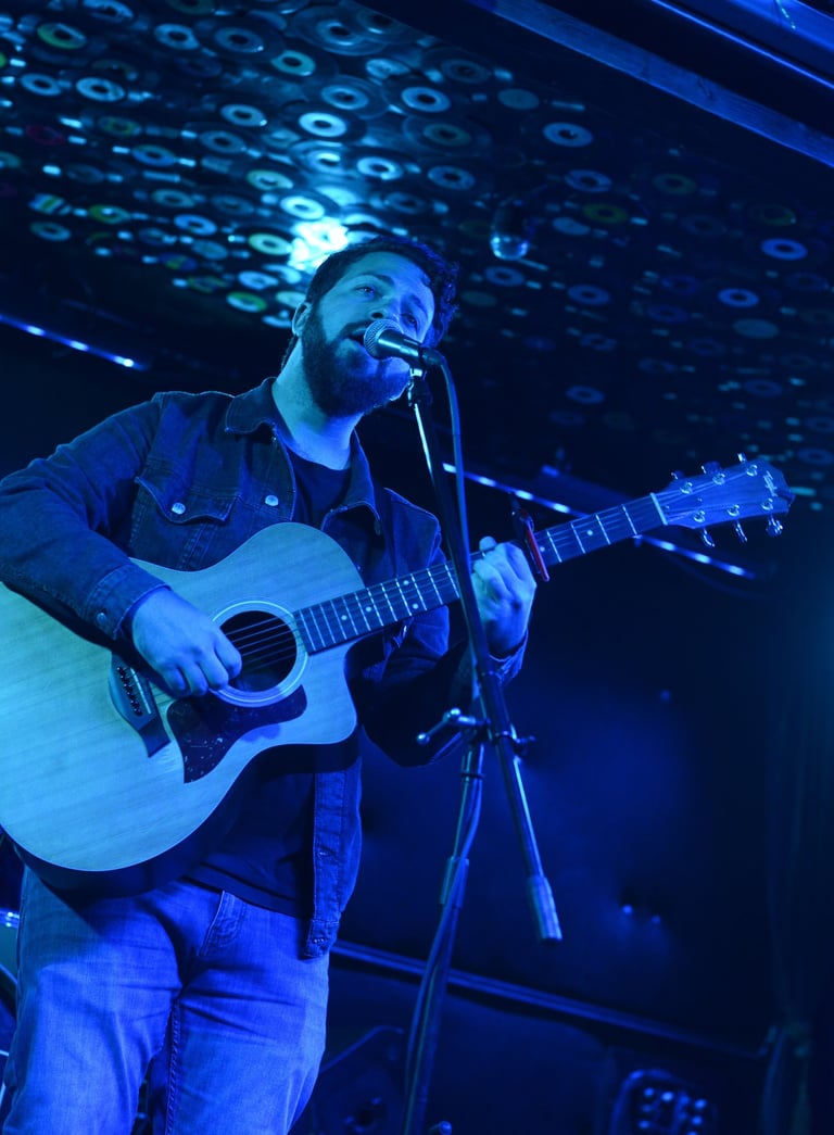 Alan Rigoletto Playing at the Mint in Los Angeles - Photo by Mathias Fau