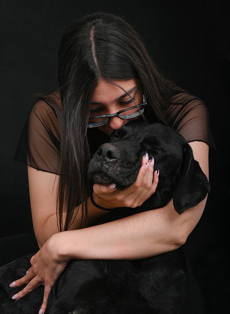 perro en sesión de fotos con familia