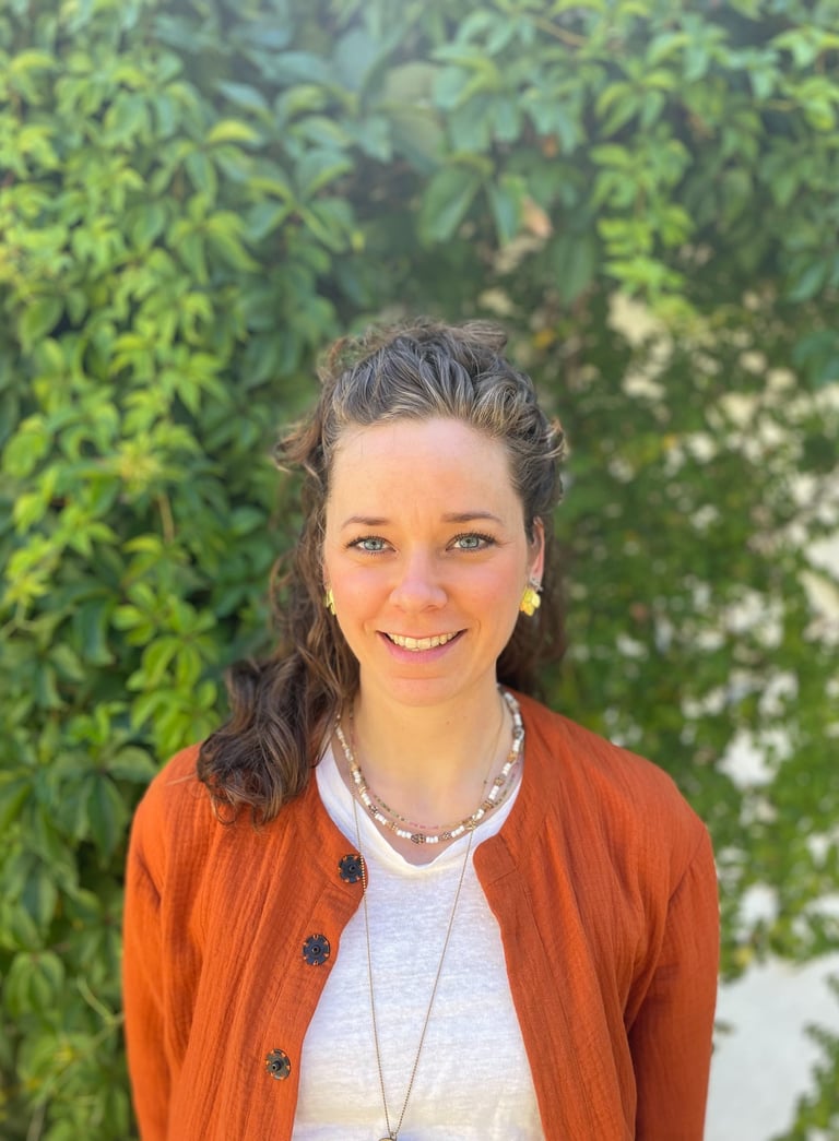 End-of-life doula providing compassionate care and plant medicine ceremonies in Lisbon