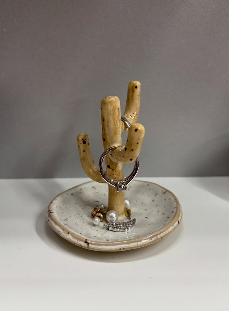 Handgemachte Töpferdeko Ringhalter von Erdenwerk by Sophia aus Oppenweiler
