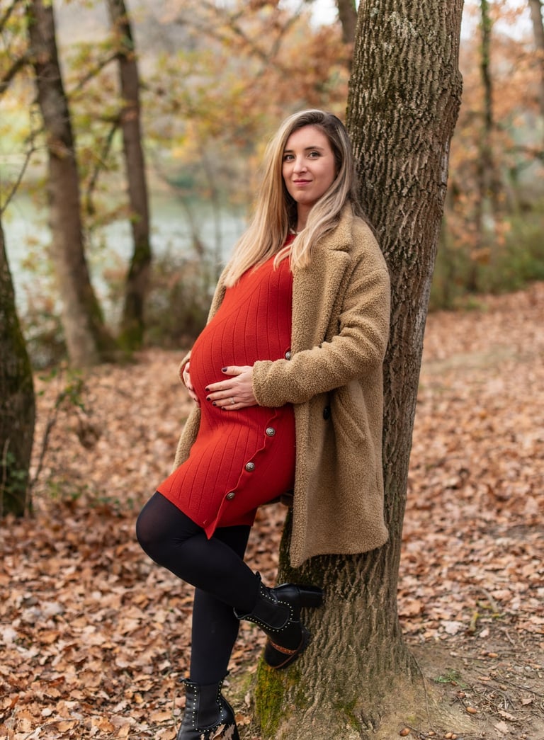 photo d'une femme enceinte, séance grossesse en forêt en hiver à Caraman