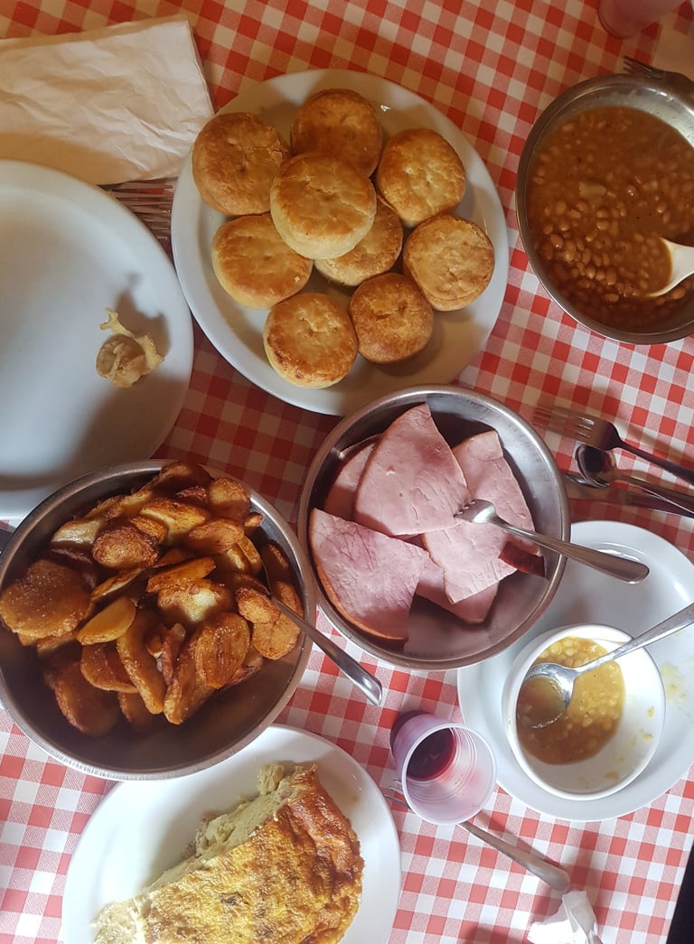 repas-cabane-sucre-quebec-sirop-erable