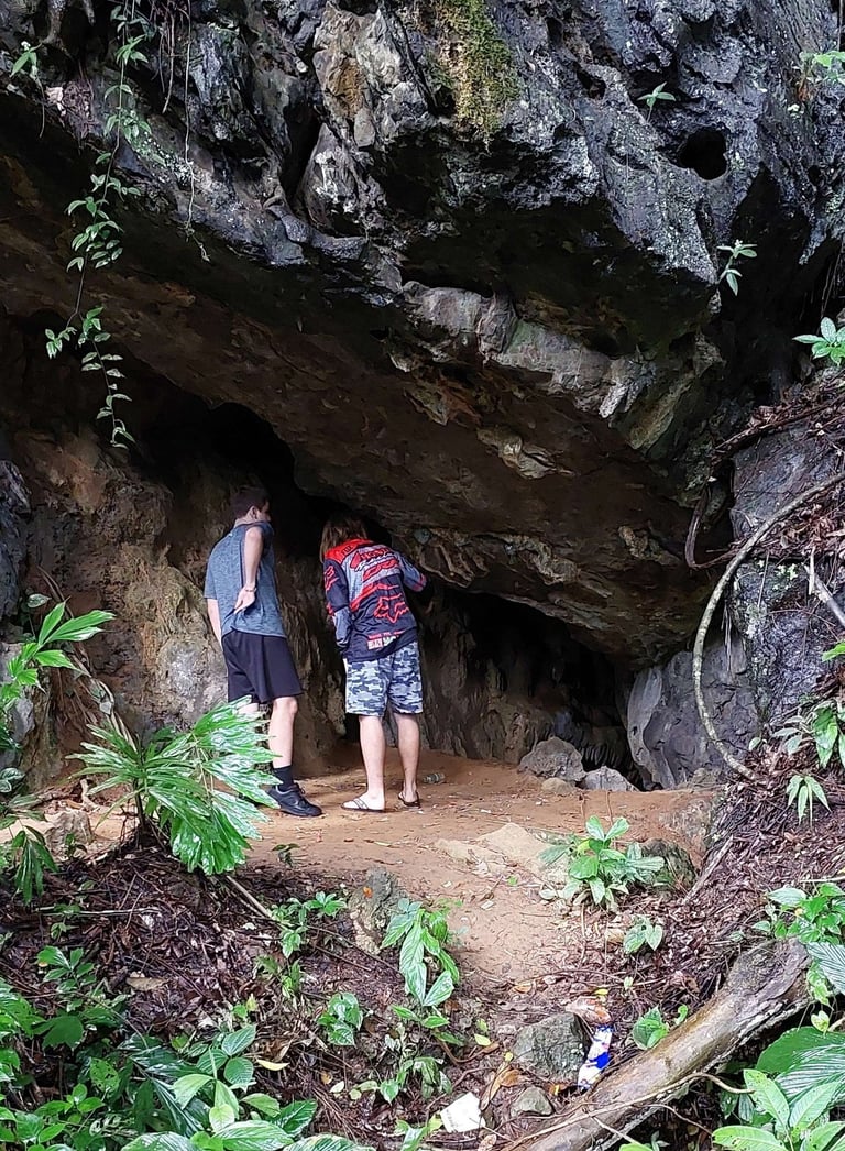 thailand phang nga tham sam cave drawings