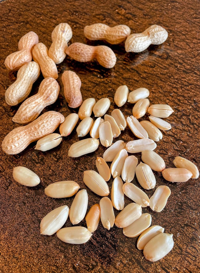 Cacahuètes sur un plat