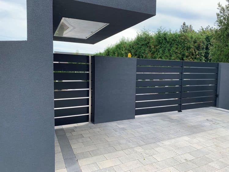 skardinės tvoros vartai varteliai automatika