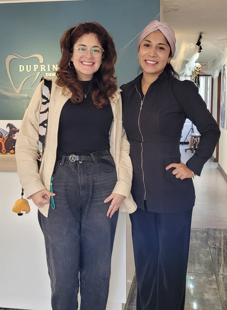 Paciente con diseño de sonrisa en Duprin's Dental San Miguel Lima - carillas y blanqueamiento dental