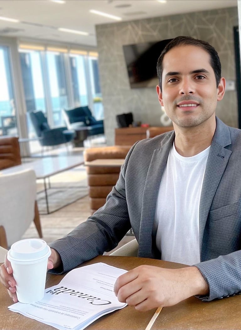 Alejandro González ( Consultor de Inmigración registrado en Canadá?