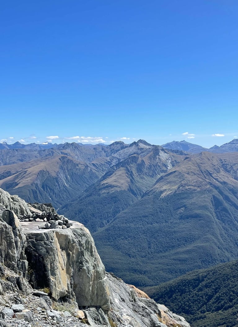 Espacio para acampar frente a Brewster Glacier