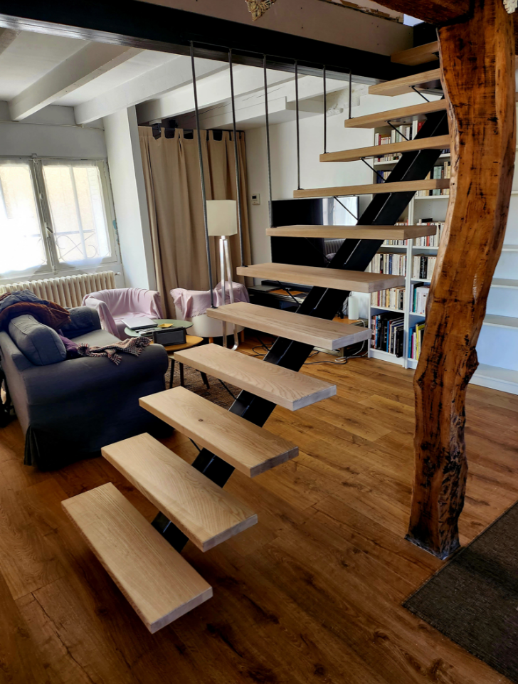 escalier limon central marche frêne brut