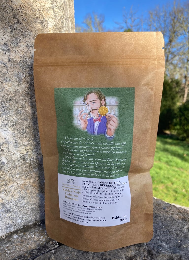 Paquet de biscuits artisanaux, sablés noix Rocamadour romarin de la biscuiterie de l'Apothicaire