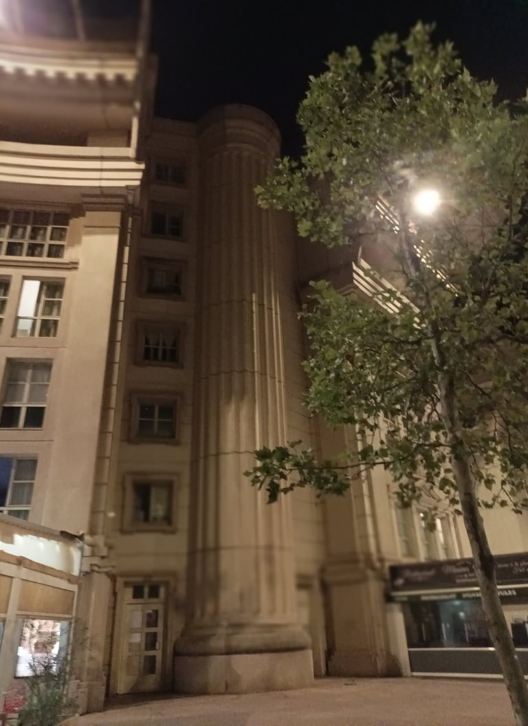 Vast Columns
