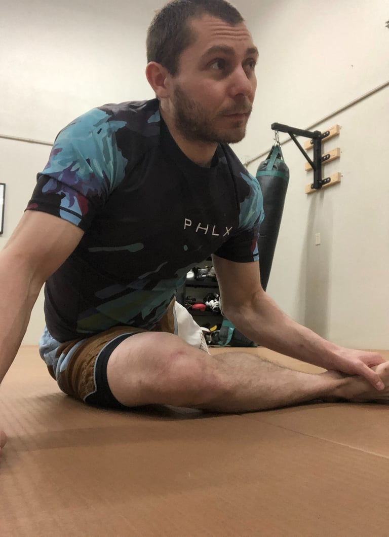 Personal Trainer talking to clients before a Fitness Workout. 