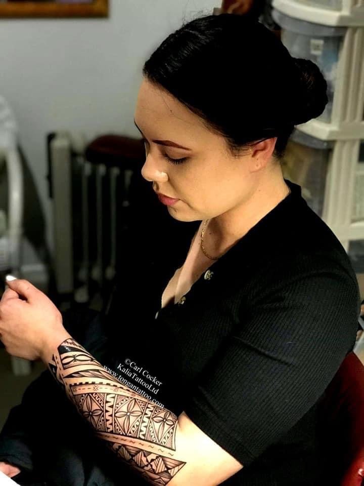 Tongan girl with Tongan tattoo, Polynesian tattoo art for women, Perth Sydney 