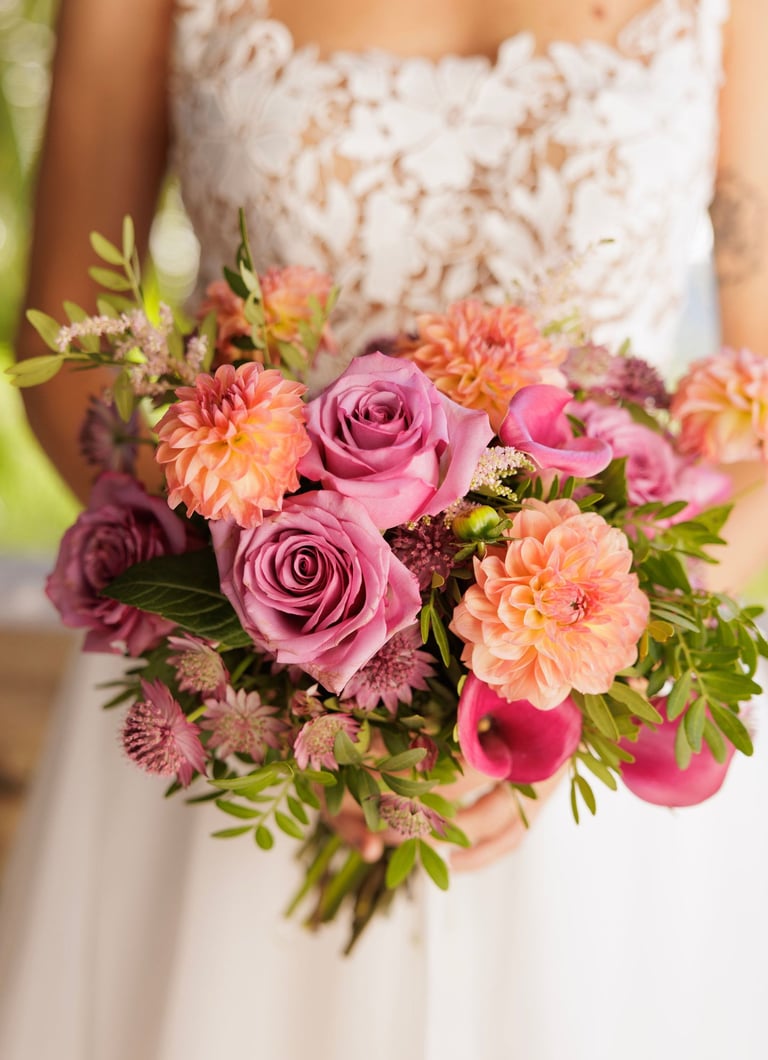 bouquet de mariée coloré fleurs de saison