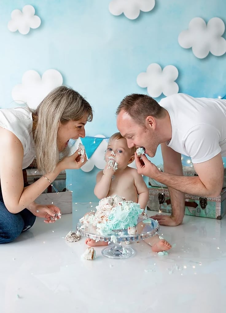 Book Your Cake Smash Photoshoot Now!