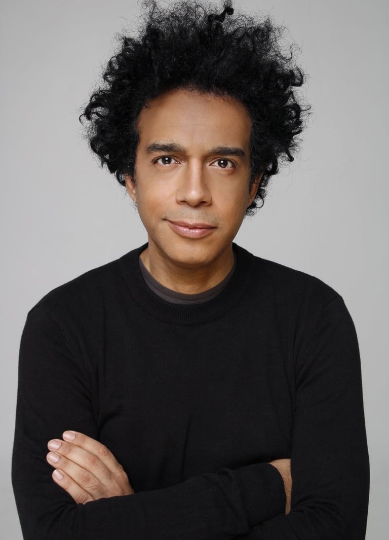 Julio Escallón - Headshot