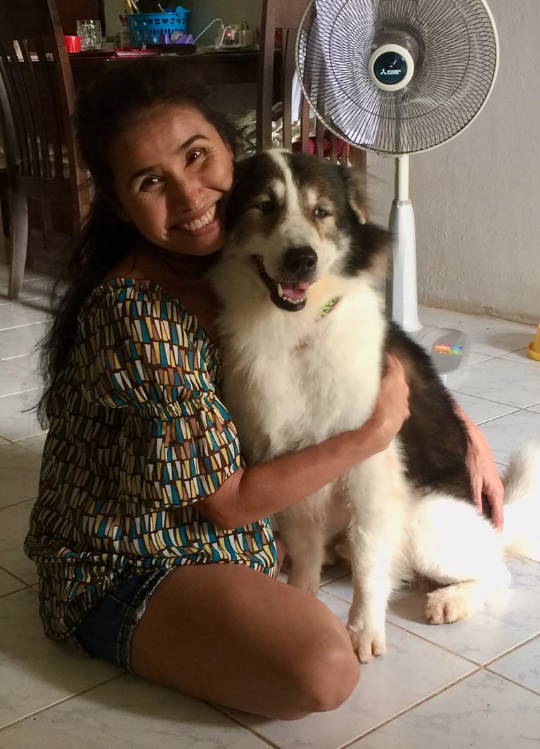 Parichad Khongon displays her bond with Sumo