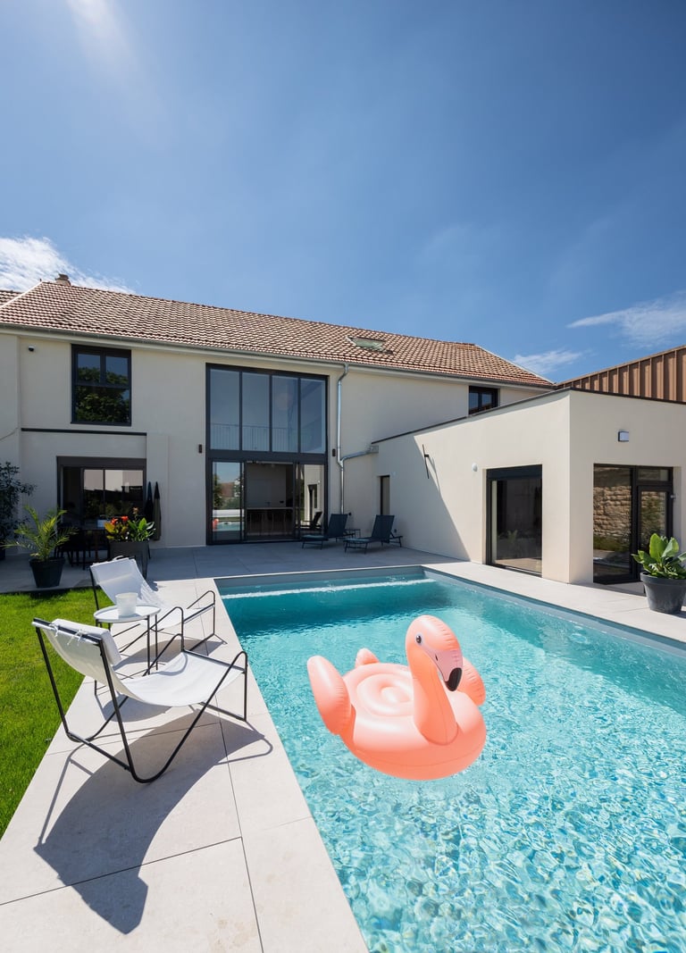 Piscine et sa maison rénové aux abords de Reims