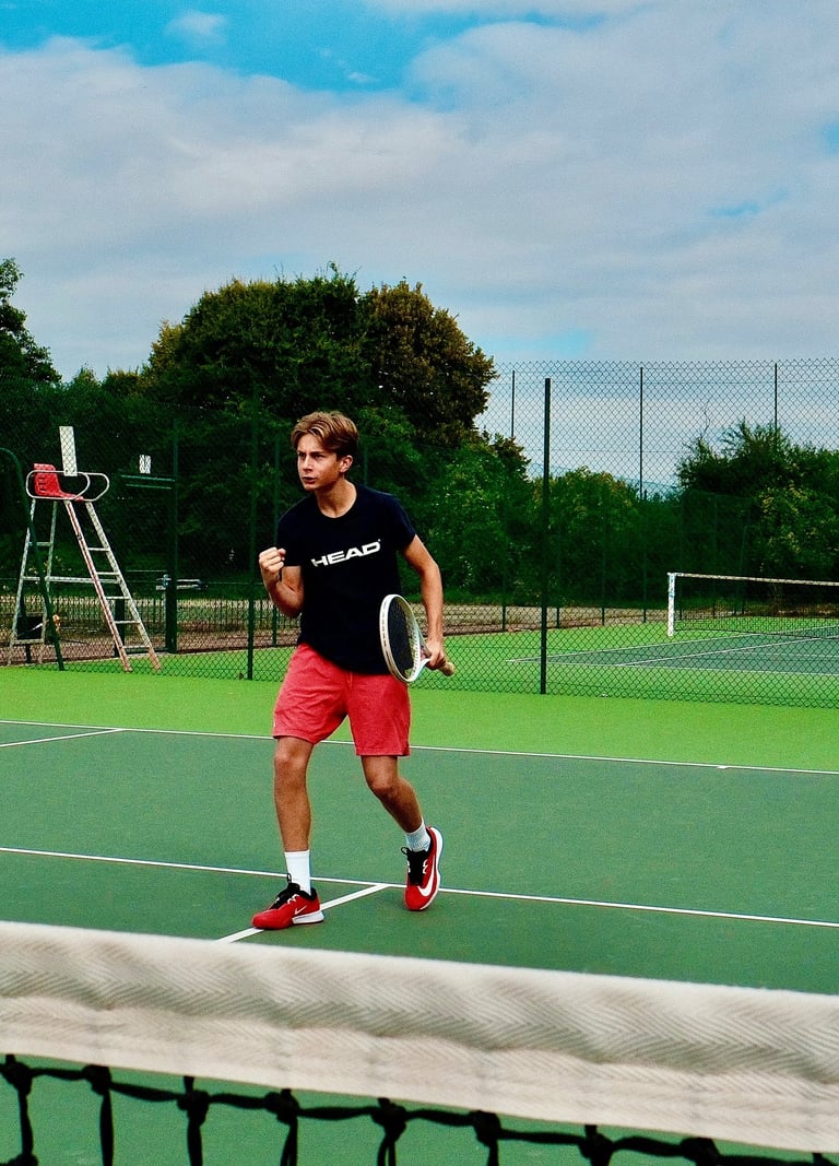 Grégoire Denis en compétition de tennis et sponsors