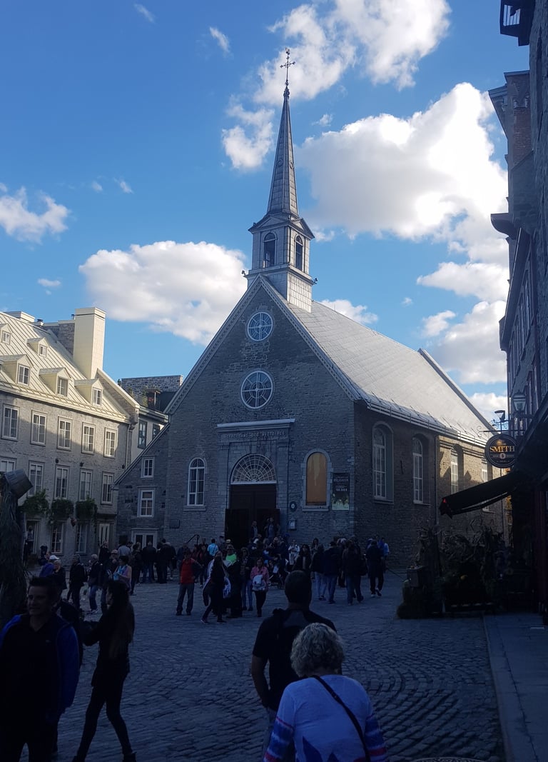 place-royale-eglise-notre-dame-des-victoires-quebec