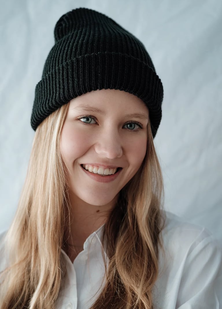 portret meisje met zwarte muts