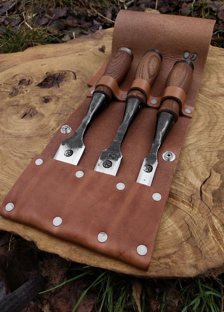 Ciseau à bois à douille étui en cuir forge