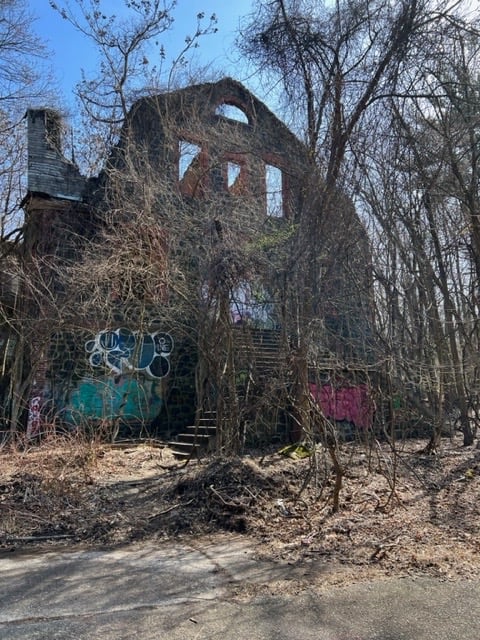 Abandoned Urbex New York City Farm Colony