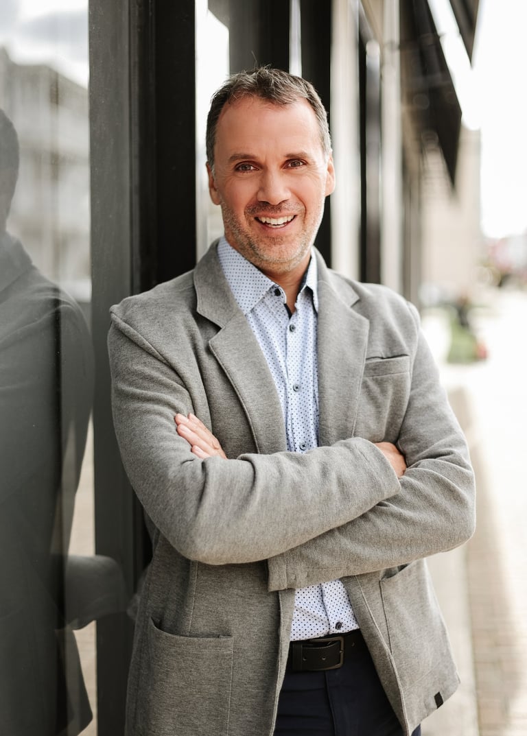 Martin Doucet, fondateur de Coaching Eureka, prêt à accompagner vos projets.