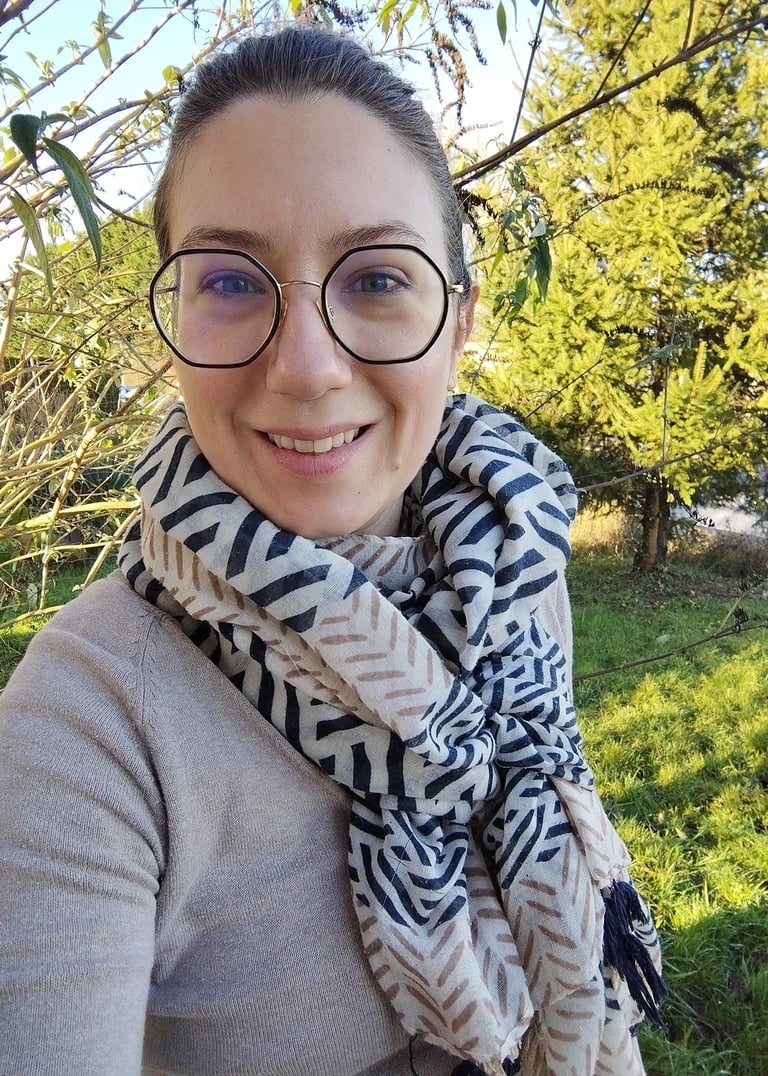 Mégane SINGERY Aider autrement médiation par l'animal et coach comportementaliste animalier