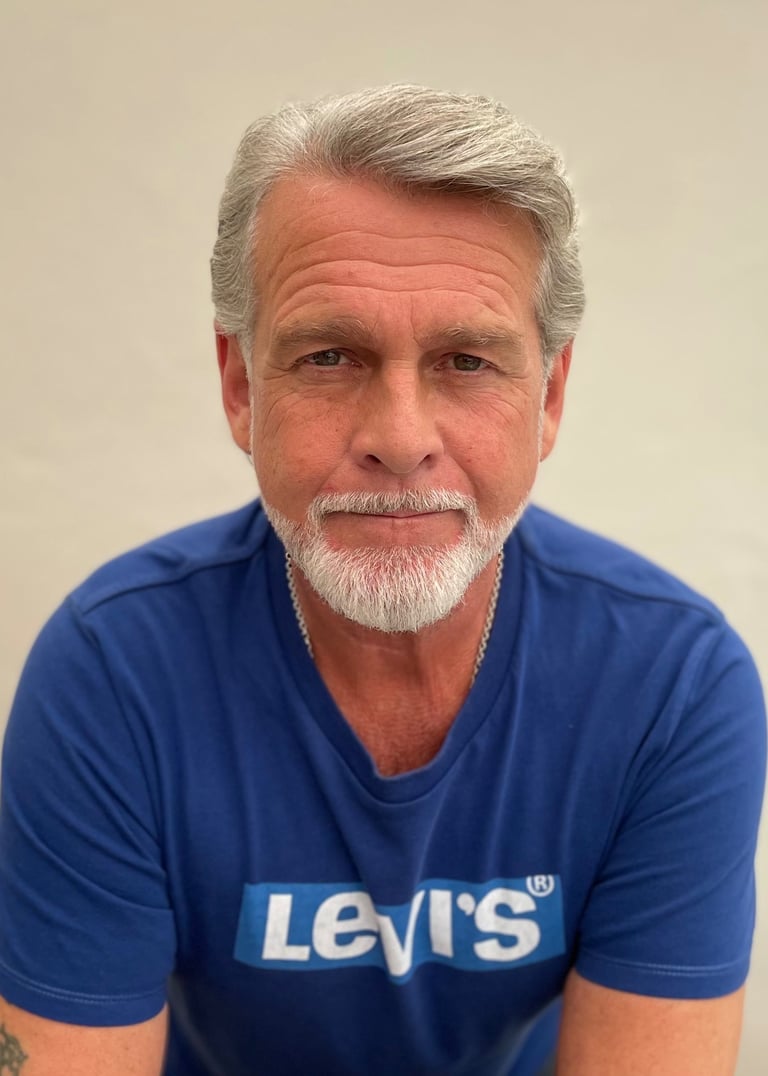Chris Gill of ChrisGillGallery, artist and painter
