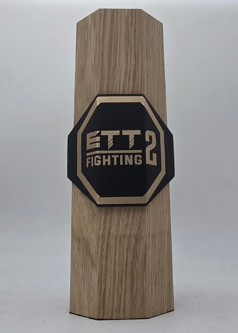 Trophée personnalisé ETT FIGHTING