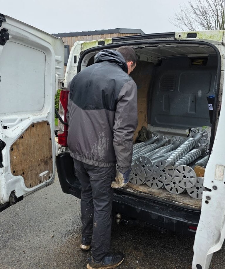 Installateurs de fondation sans béton pour maison en kit