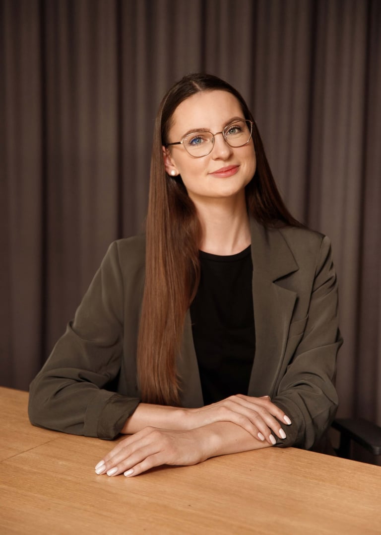 Profesionalūs verslo, linkedin portretai Vilniuje Kaune, dalykinė fotografija, asmeninis įvaizdis studijoje, darbo vietoje