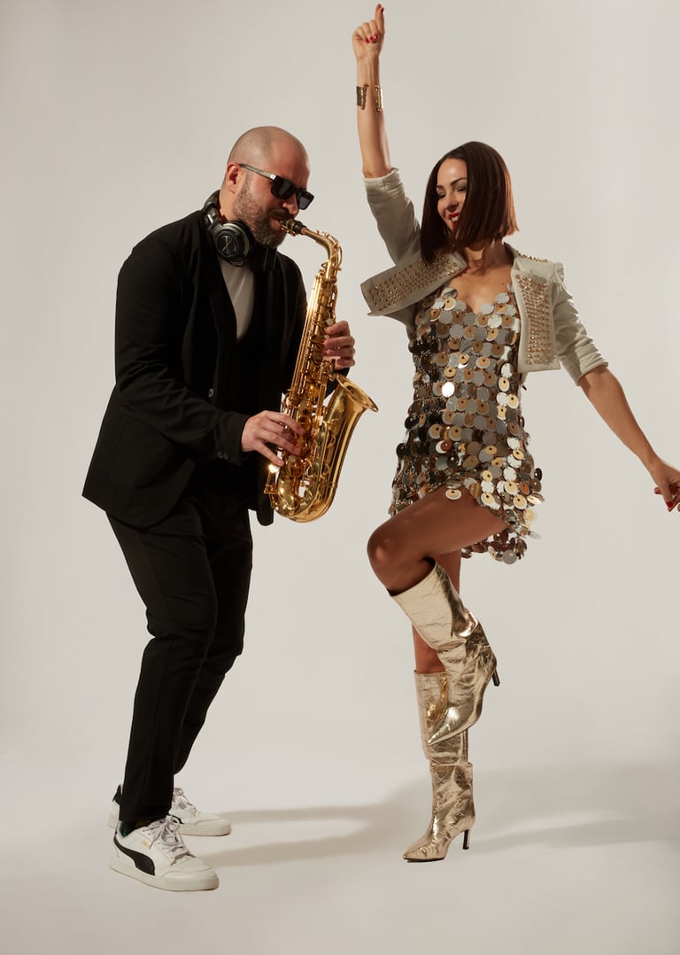 DJ Saxo y Cantante