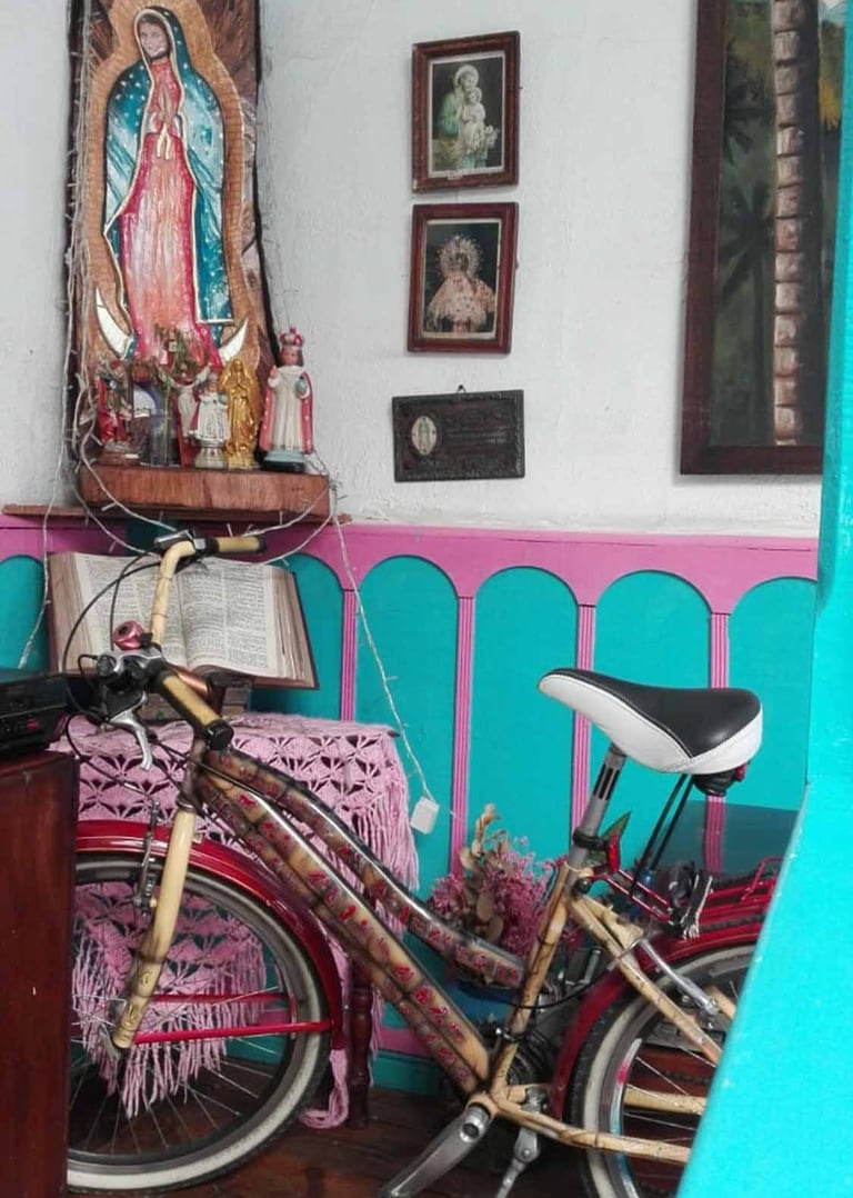 Bicicleta antigua en Restaurante y casa museo en El Hato de Evelio Calarcá Quindío