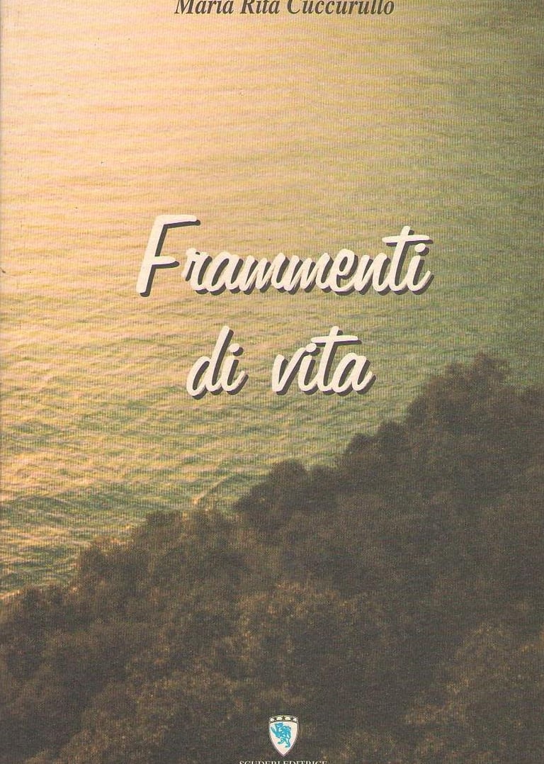 Book cover of Frammenti di vita by Maria Rita Cuccurullo featuring a vintage ocean sunset landscape.