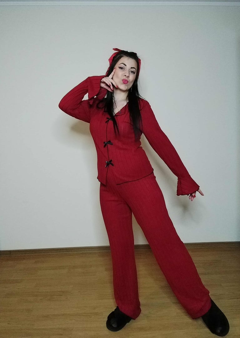 women’s wine-colored ribbed knit long sleeve pajama set cozy 2-piece sleepwear for fall , winter