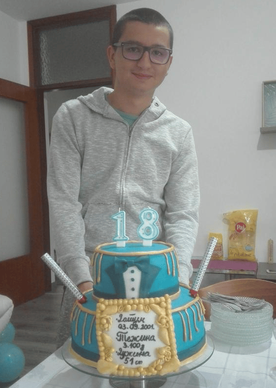 Gabriel è grande 18 anni 