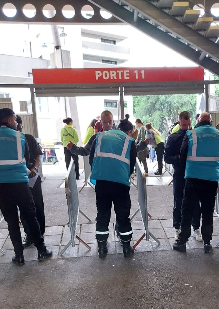 agents de sécurité à Rennes stade rennais fouille entrée du stade sécurité stadier